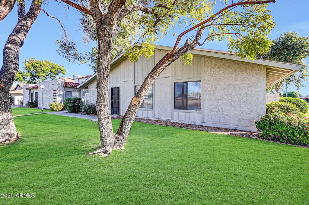 Image 2 of property listing at 1001 N GRANITE REEF Road, Scottsdale, AZ 85257
