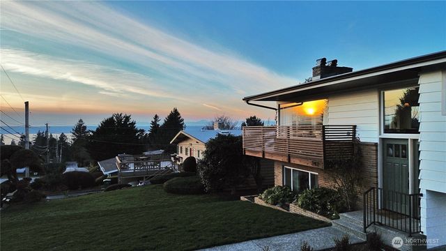 242 SW 186th Street, Normandy Park, WA 98166