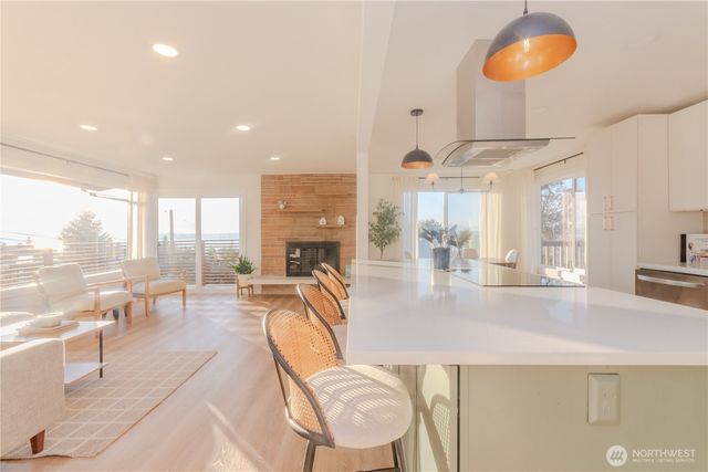 242 SW 186th Street, Normandy Park, WA 98166