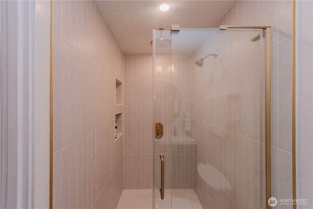 242 SW 186th Street, Normandy Park, WA 98166