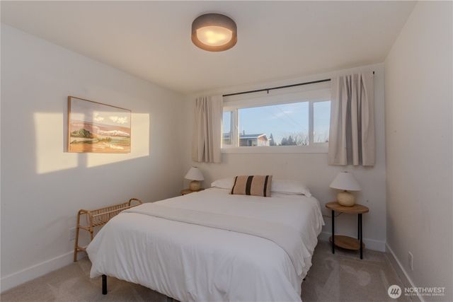 242 SW 186th Street, Normandy Park, WA 98166