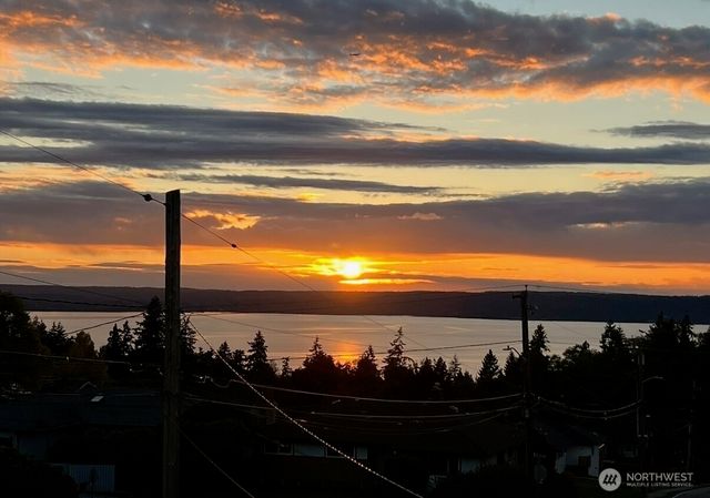 242 SW 186th Street, Normandy Park, WA 98166