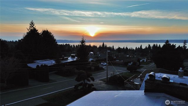 242 SW 186th Street, Normandy Park, WA 98166