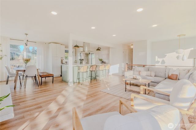 242 SW 186th Street, Normandy Park, WA 98166