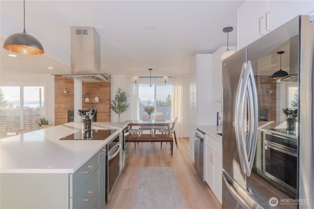 242 SW 186th Street, Normandy Park, WA 98166