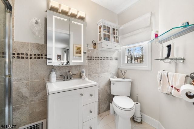 15 New Dover Ave, Woodbridge Twp., NJ 07067