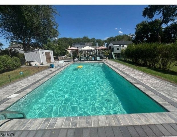 15 New Dover Ave, Woodbridge Twp., NJ 07067