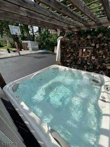 15 New Dover Ave, Woodbridge Twp., NJ 07067