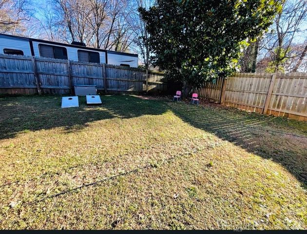 4721 Farm Pond Lane, Charlotte, NC 28212