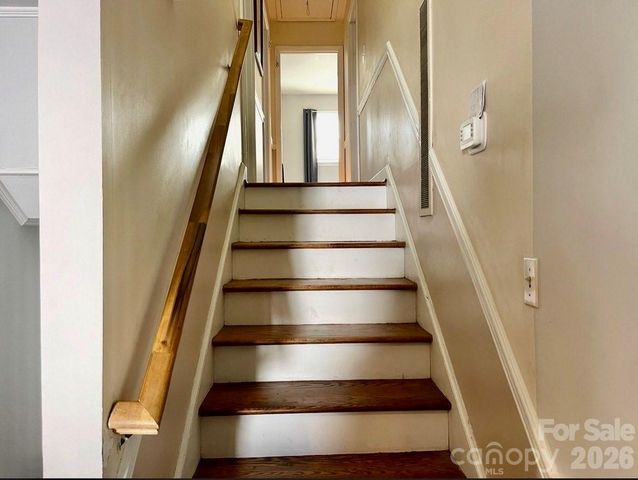 4721 Farm Pond Lane, Charlotte, NC 28212