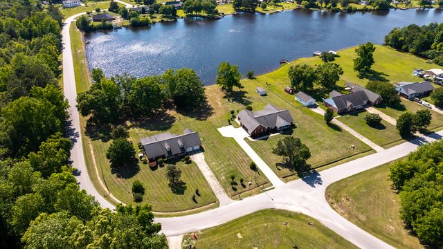 495 E Emerald Lake Drive, Sumter, SC 29153
