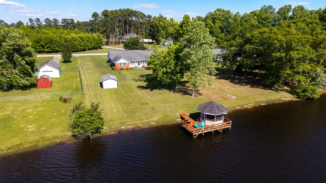 495 E Emerald Lake Drive, Sumter, SC 29153