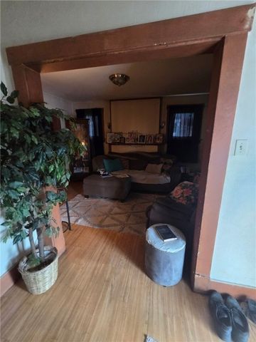 313 Mercer St, City Of But Nw, PA 16001