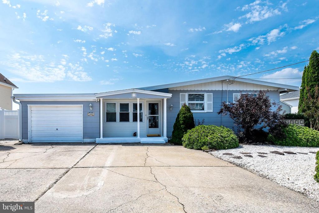 1003 CAPSTAN DR, Forked River, NJ 08731