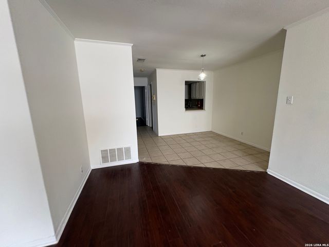 7738 Chambers Rd Apt 1101, San Antonio, TX 78229