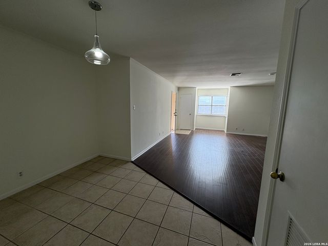 7738 Chambers Rd Apt 1101, San Antonio, TX 78229