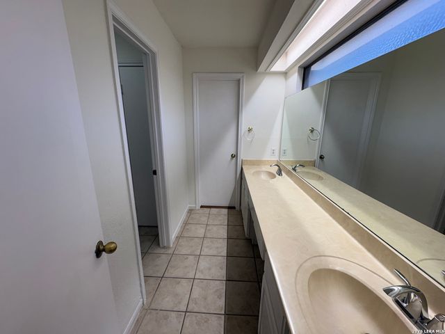 7738 Chambers Rd Apt 1101, San Antonio, TX 78229