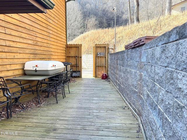 226 Northeast Seventh Street, Norton, VA 24273