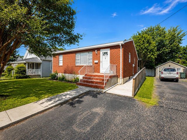 425 Goodwin AVE, Salem, VA 24153
