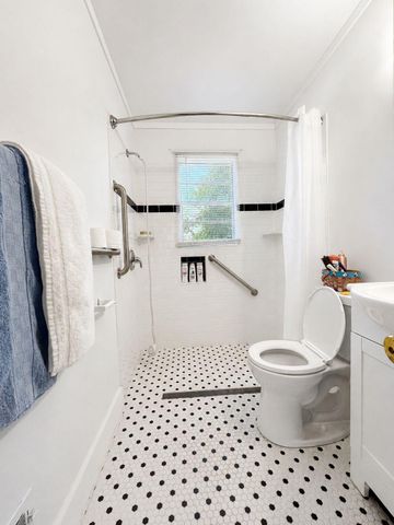 425 Goodwin AVE, Salem, VA 24153
