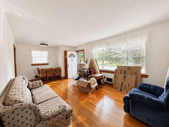 425 Goodwin AVE, Salem, VA 24153
