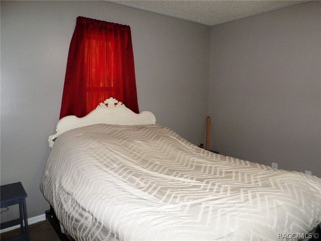 1361 W Saint Elizabeth Place, Citrus Springs, FL 34434