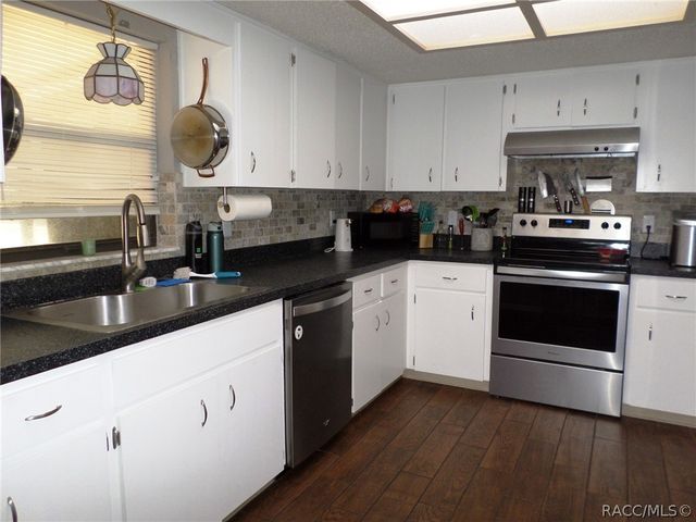 1361 W Saint Elizabeth Place, Citrus Springs, FL 34434