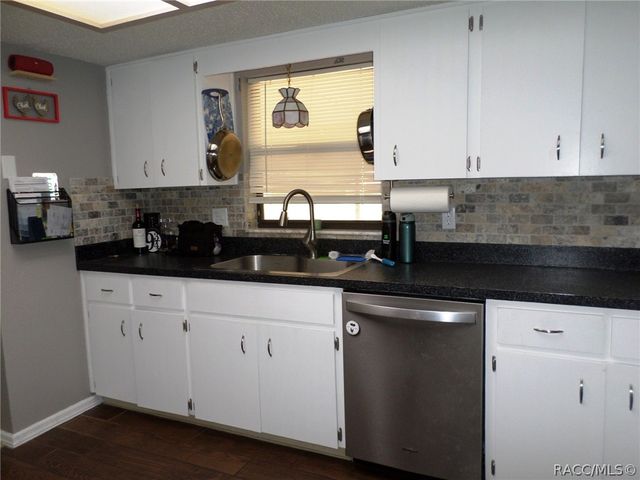 1361 W Saint Elizabeth Place, Citrus Springs, FL 34434