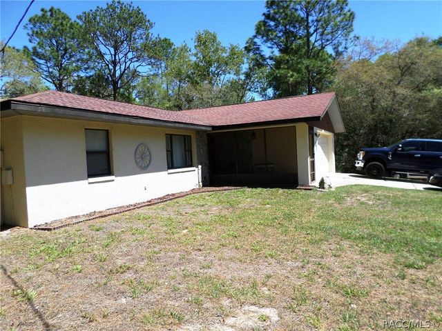 1361 W Saint Elizabeth Place, Citrus Springs, FL 34434