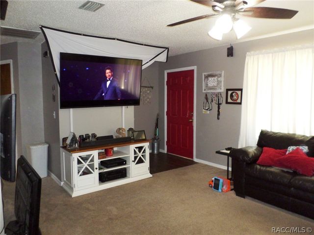 1361 W Saint Elizabeth Place, Citrus Springs, FL 34434