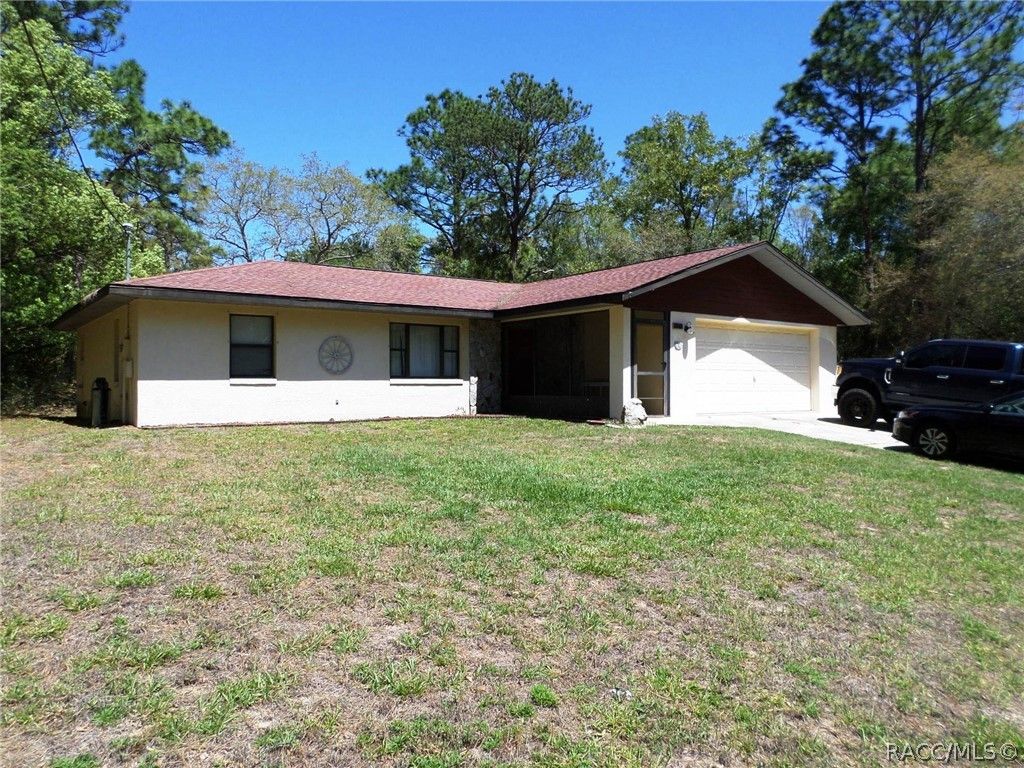 1361 W Saint Elizabeth Place, Citrus Springs, FL 34434