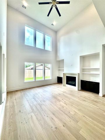 8553 Western Drive, Houston, TX 77055