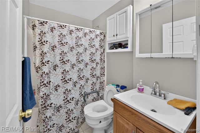 3319 Junior Drive, Pinckney, MI 48169