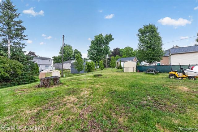 3319 Junior Drive, Pinckney, MI 48169