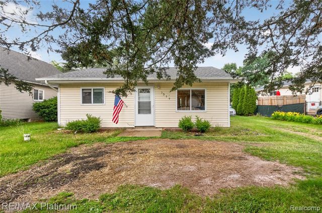 3319 Junior Drive, Pinckney, MI 48169