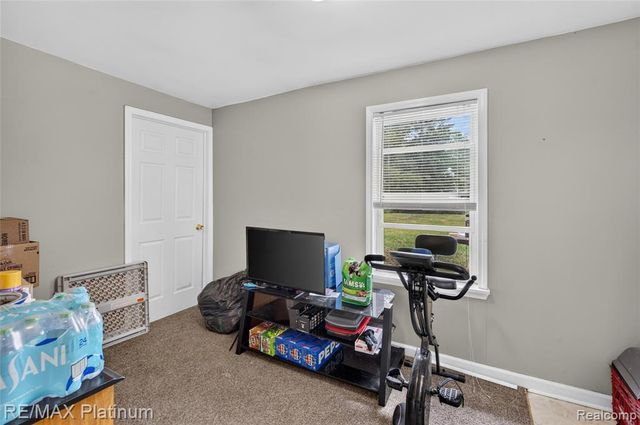 3319 Junior Drive, Pinckney, MI 48169
