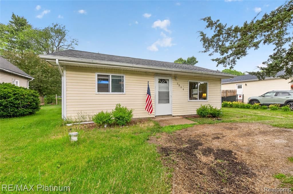 3319 Junior Drive, Pinckney, MI 48169