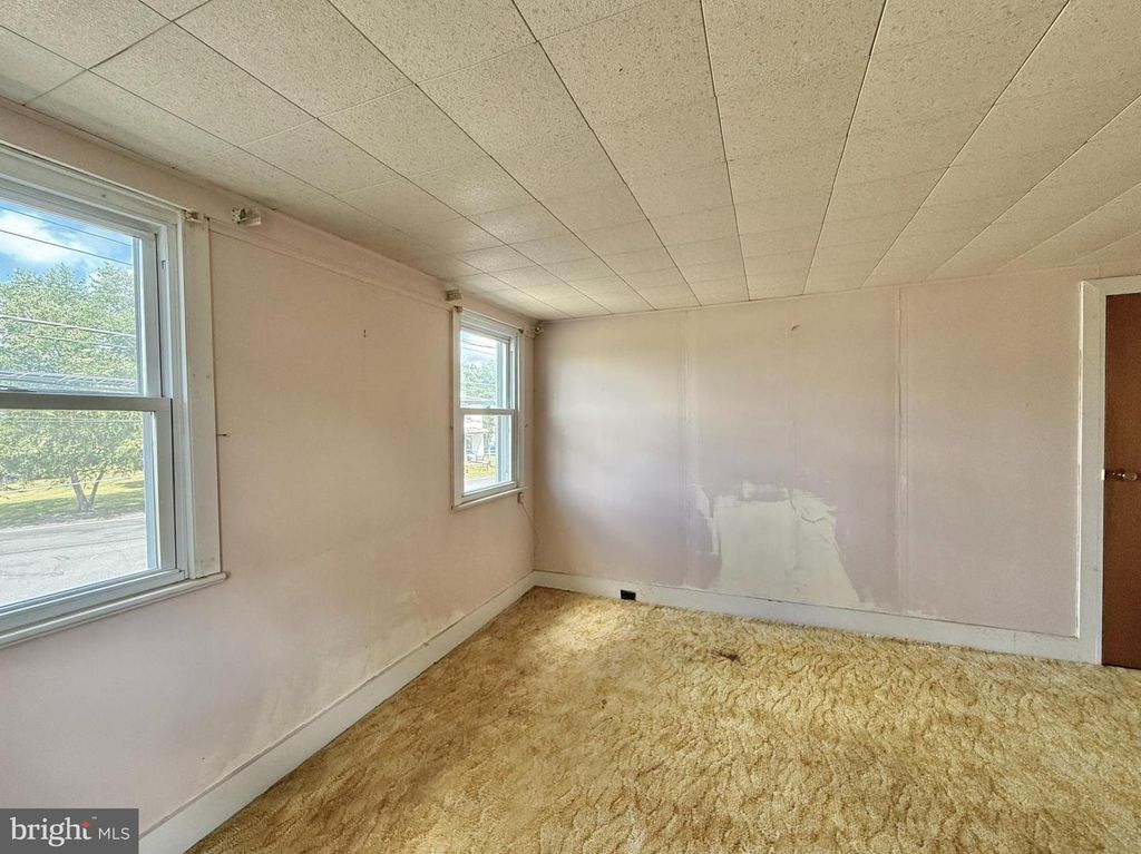 2472 MONMOUTH RD, Jobstown, NJ 08041