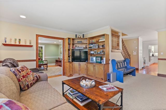 2 Fairchild Circle, Trumbull, CT 06611