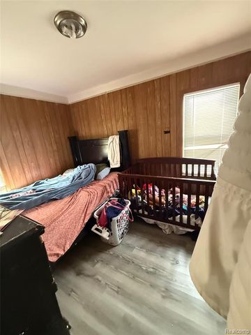 6803 Grandville Avenue, Detroit, MI 48228