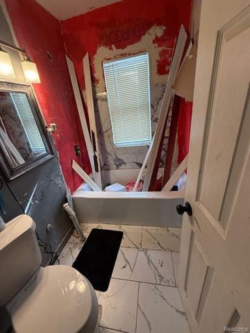 6803 Grandville Avenue, Detroit, MI 48228