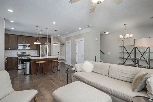 262 E SANDY SAGE WAY, Sandy, UT 84070