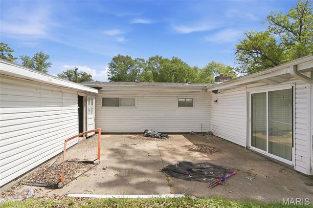 1129 Haley Avenue, St Louis, MO 63121