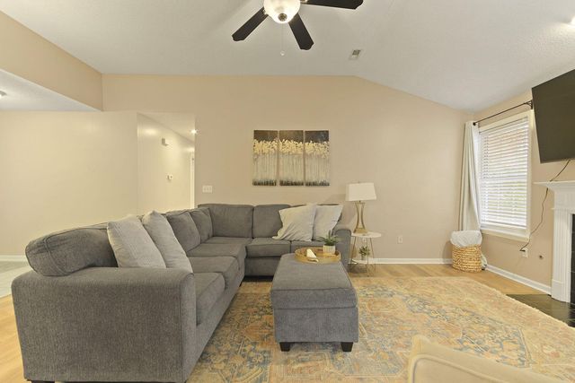 811 BOULDER DR, Columbia, MO 65201