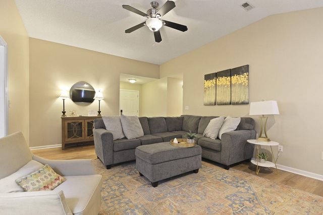 811 BOULDER DR, Columbia, MO 65201