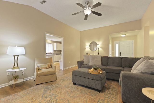 811 BOULDER DR, Columbia, MO 65201