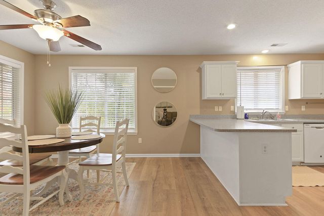 811 BOULDER DR, Columbia, MO 65201