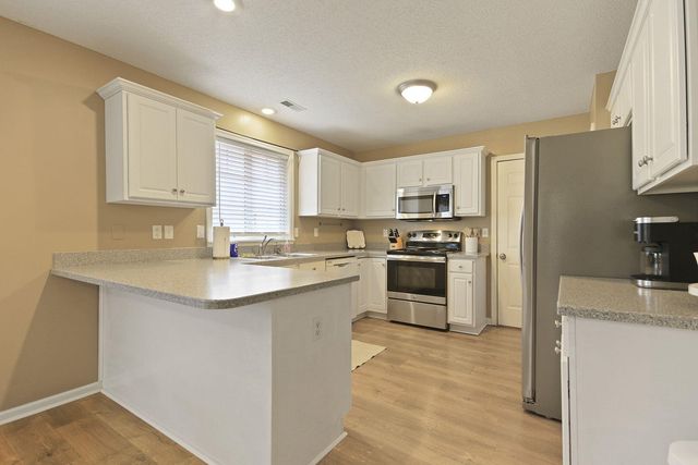 811 BOULDER DR, Columbia, MO 65201