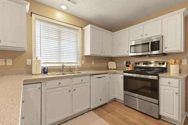 811 BOULDER DR, Columbia, MO 65201