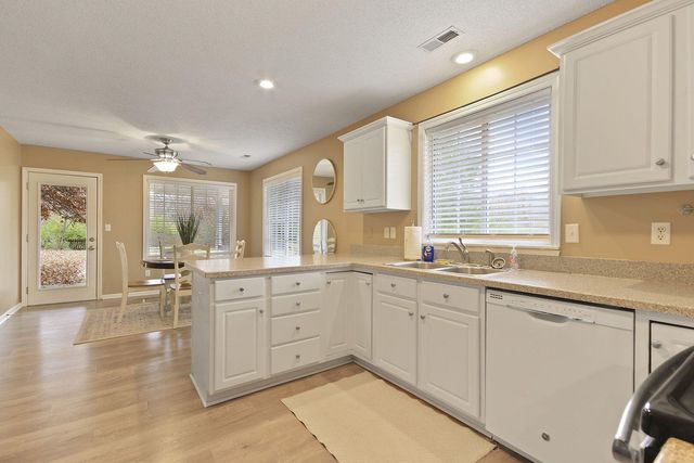 811 BOULDER DR, Columbia, MO 65201